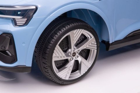 AUTO NA AKUMULATOR DLA DZIECKA AUDI E-TRON 4X4 LED EVA RADIO MP3 SKÓRA AUTO NA AKUMULATOR DLA DZIECKA AUDI E-TRON 4X4 LED EVA RADIO MP3 SKÓRA