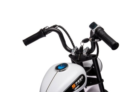 MOTOR NA AKUMULATOR DLA DZIECKA CHOPPER A9902 350W KOŁA POMPOWANE SKÓRA LED