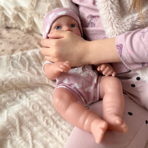 UROCZY BOBASEK LALKA W UBRANKU 36 CM DLA DZIECI ZABAWA NAUKA UMIEJĘTNOŚCI