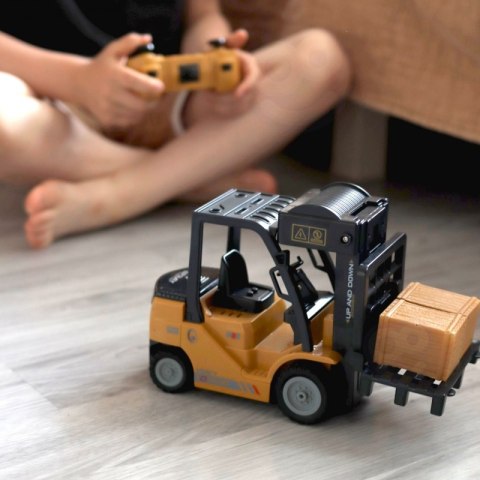 WÓZEK WIDŁOWY ZDALNIE STEROWANY 1:24 FUNKCJE PARA DŹWIĘKI ŚWIATŁA PILOT 2.4G