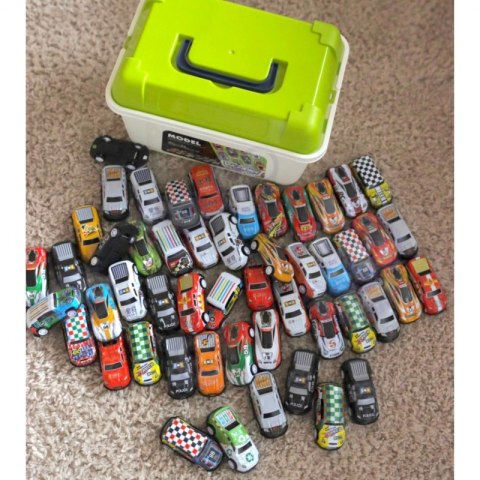 ZESTAW AUT WYŚCIGOWYCH AUTKA W PUDEŁKU 50 EL POJAZDY DLA DZIECI