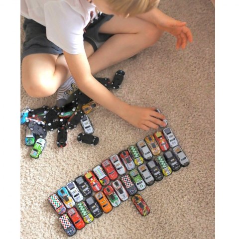 ZESTAW AUT WYŚCIGOWYCH AUTKA W PUDEŁKU 50 EL POJAZDY DLA DZIECI