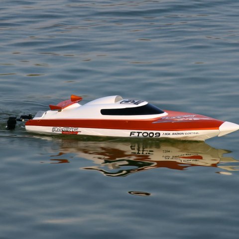 ŁÓDŹ ZDALNIE STEROWANA MOTORÓWKA RC 30KM/H FT009 PILOT 2.4GHz ZASIĘG 150M