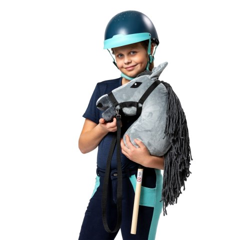 HOBBY HORSE ZESTAW KOŃ NA KIJU SZARY DWA KANTARY LAWENDOWE Z FUTERKAMI