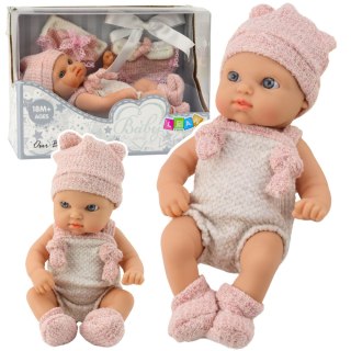 MAŁA LALECZKA BOBAS NIEMOWLAK 18CM UBRANKO BODY ŚLINIACZEK CZAPECZKA LALKA