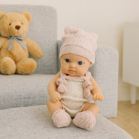 MAŁA LALECZKA BOBAS NIEMOWLAK 18CM UBRANKO BODY ŚLINIACZEK CZAPECZKA LALKA