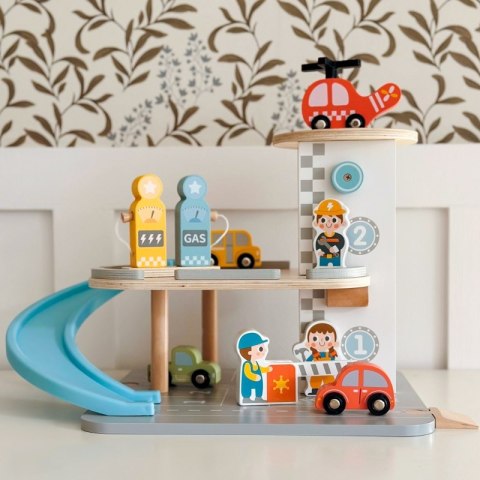 WOOPIE GREEN Drewniany Parking Piętrowy 2w1 Stacja Benzynowa z Autkami i Figurkami 12 el. FSC