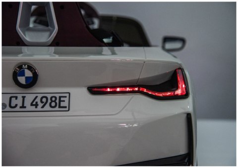 AUTO NA AKUMULATOR DLA DZIECI BMW I4 4X4 JE1009 EVA SKÓRA LED USB MP3 PILOT