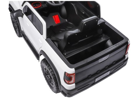 AUTO NA AKUMULATOR DLA DZIECKA PICKUP P4 4X4 SKÓRA KOŁA EVA LED MP3 PILOT