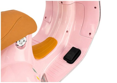 SKUTER TRÓJKOŁOWY NA AKUMULATOR DLA DZIECKA VESPA XW-05 LED MP3 USB SKÓRA