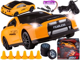 SAMOCHÓD ZDALNIE STEROWANY AUTO RC DRIFT 4X4 1:24 15 KM/H WYMIENNE KOŁA PILOT 2.4G