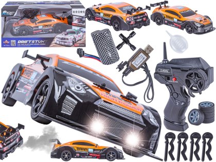 SAMOCHÓD ZDALNIE STEROWANY AUTO RC NISSAN GTR 4X4 DO DRIFTU 1:16 DYM LED PILOT 2.4