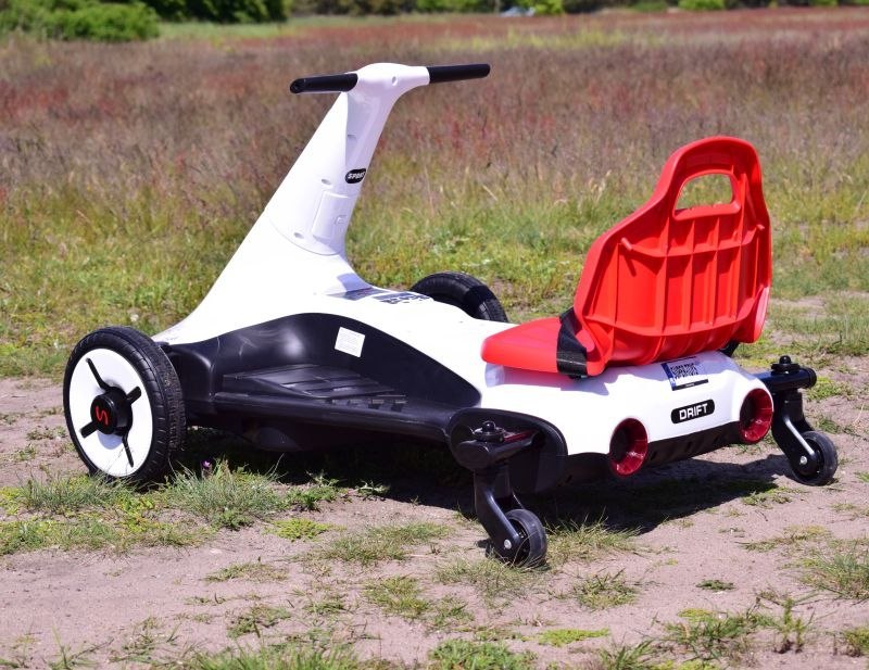 SZYBKI DRIFTUJĄCY GOKART, BLUETOOTH, ŚWIATŁA NOWOŚĆ/BDQ-8108 SZYBKI DRIFTUJĄCY GOKART, BLUETOOTH, ŚWIATŁA NOWOŚĆ/BDQ-8108