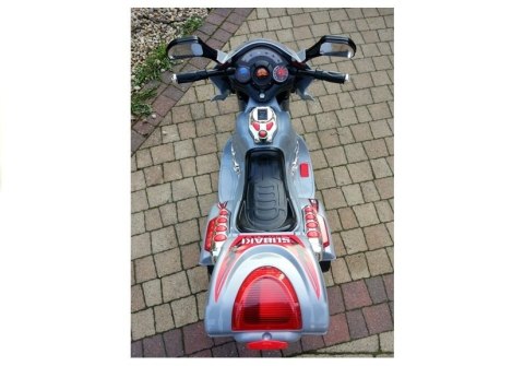 MOTOREK TRÓJKOŁOWY HC8051 DLA DZIECI 1-3 LAT SKUTER ŚWIATŁA LED MELODIE