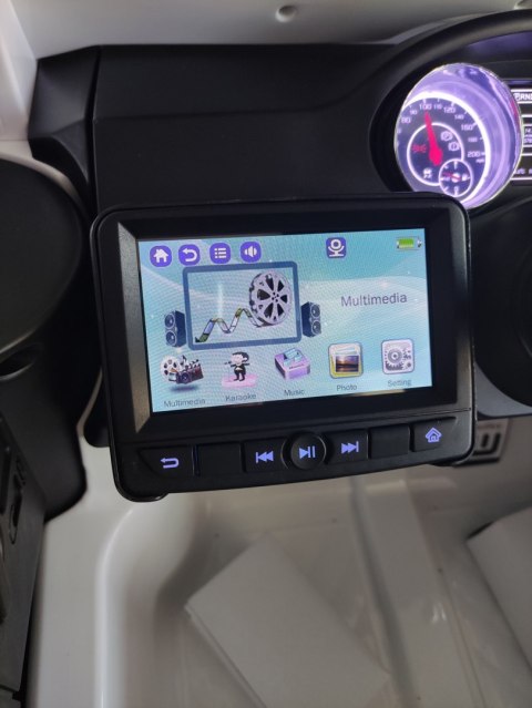 Auto na akumulator Mercedes G63 6x6 MP4 Pilot EVA LED Auto na akumulator Mercedes G63 6x6 MP4 Pilot EVA LED