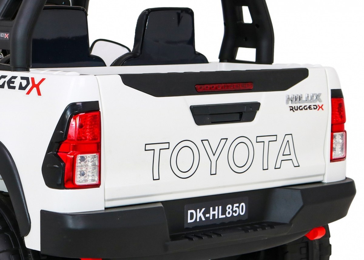 Pojazd Toyota Hilux Biała Pojazd Toyota Hilux Biała