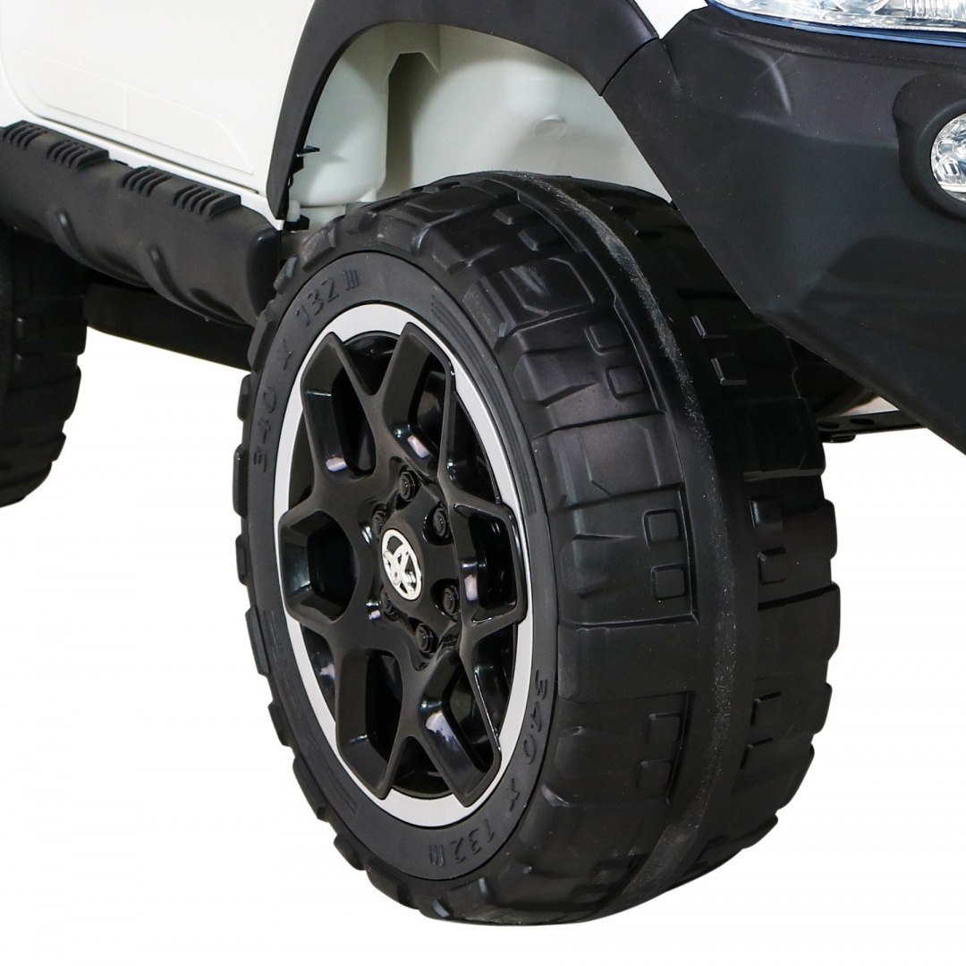 Pojazd Toyota Hilux Biała Pojazd Toyota Hilux Biała