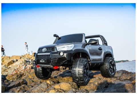 AUTO NA AKUMULATOR DLA 2 DZIECI TOYOTA HILUX LAKIER 4X4 PILOT EVA SKÓRA LED RADIO MP3 AUTO NA AKUMULATOR DLA 2 DZIECI TOYOTA HILUX LAKIER 4X4 PILOT EVA SKÓRA LED RADIO MP3