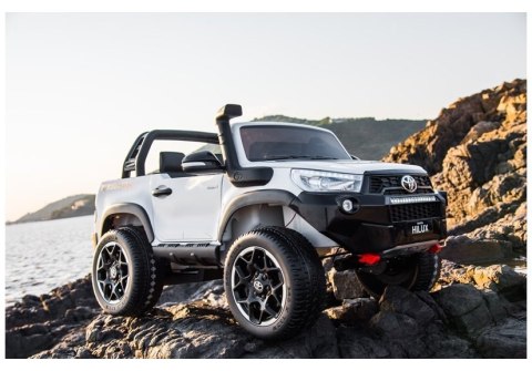 AUTO NA AKUMULATOR DLA 2 DZIECI TOYOTA HILUX LAKIER 4X4 PILOT EVA SKÓRA LED RADIO MP3 AUTO NA AKUMULATOR DLA 2 DZIECI TOYOTA HILUX LAKIER 4X4 PILOT EVA SKÓRA LED RADIO MP3