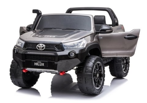 AUTO NA AKUMULATOR DLA 2 DZIECI TOYOTA HILUX LAKIER 4X4 PILOT EVA SKÓRA LED RADIO MP3 AUTO NA AKUMULATOR DLA 2 DZIECI TOYOTA HILUX LAKIER 4X4 PILOT EVA SKÓRA LED RADIO MP3