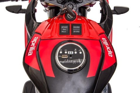 MOTOR NA AKUMULATOR DLA DZIECKA 5-8 LAT APRILIA TUONO V4 SKÓRA LED MP3 EVA