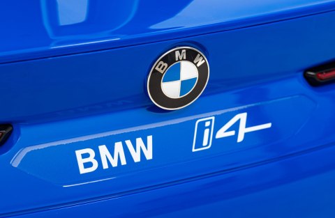 Autko BMW i4 na akumulator dla dzieci Niebieski + Wolny Start + EVA + Ekoskóra + Audio LED + Pilot Autko BMW i4 na akumulator dla dzieci Niebieski + Wolny Start + EVA + Ekoskóra + Audio LED + Pilot
